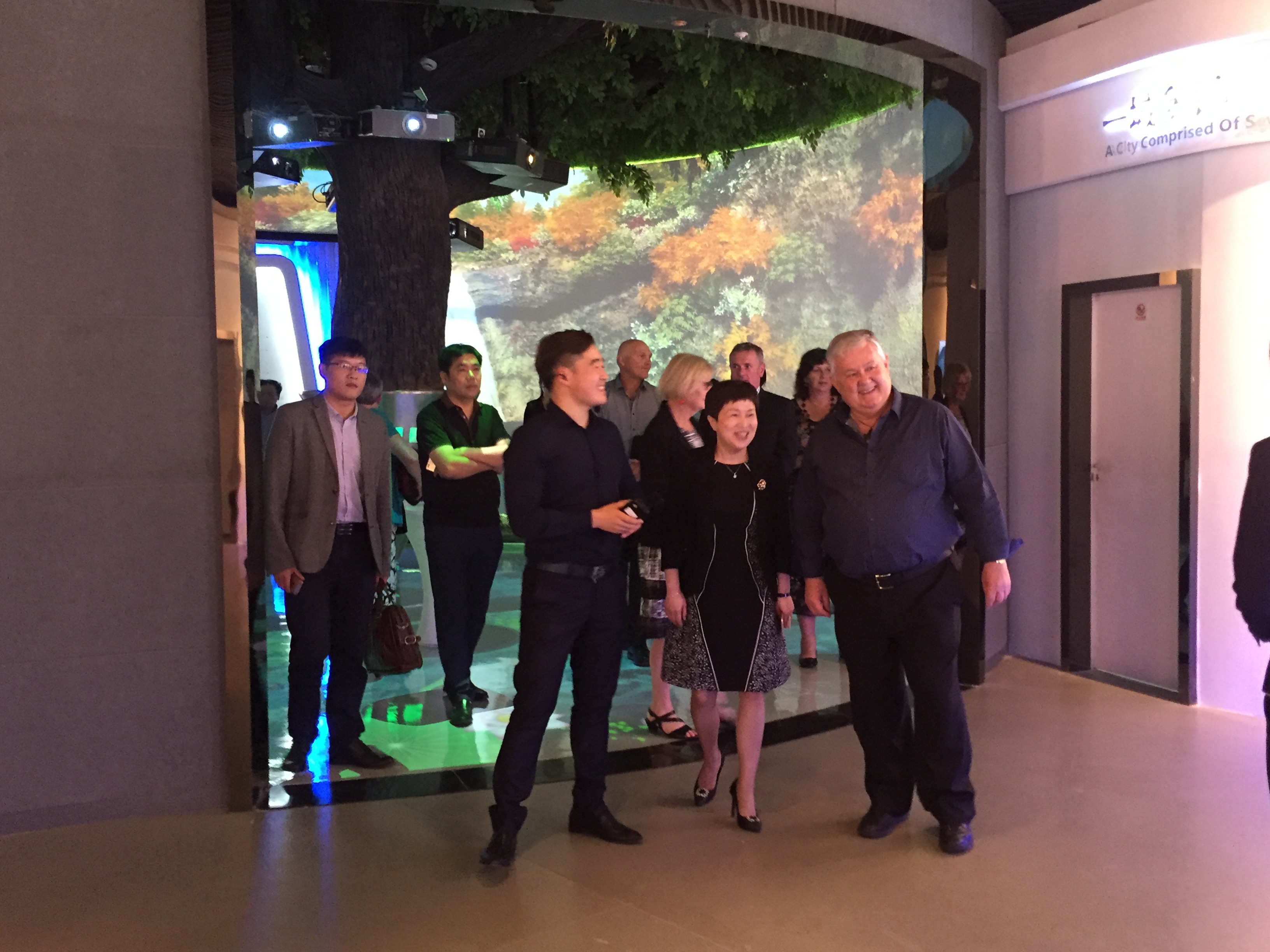 新西兰经济发展署署长Bill Findlater对公司文化及临安投资兴业兴趣浓厚